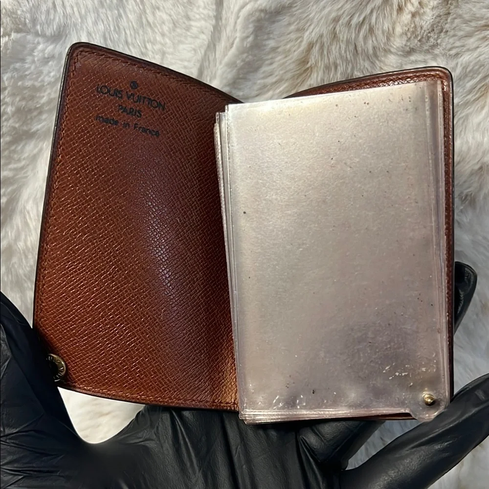 Louis Vuitton Monogram Card Holder - Picture 4 of 12